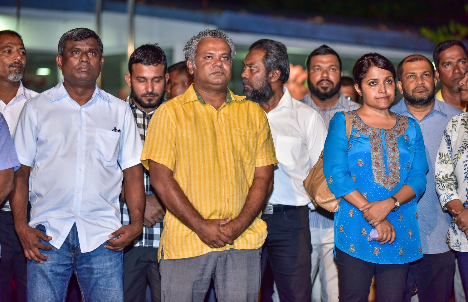 ވިލިމާލެ: ޑިސެމްބަރު 14، 2017- އިދިކޮޅު ހަރަކާތުން މި ރަށުގައި ބޭއްވި ބައްދަލުވުމުގައި ބައިވެރިވި ބައެއް މީހުން.---ފޮޓޯ: ނިޝާން އަލީ/މިހާރު