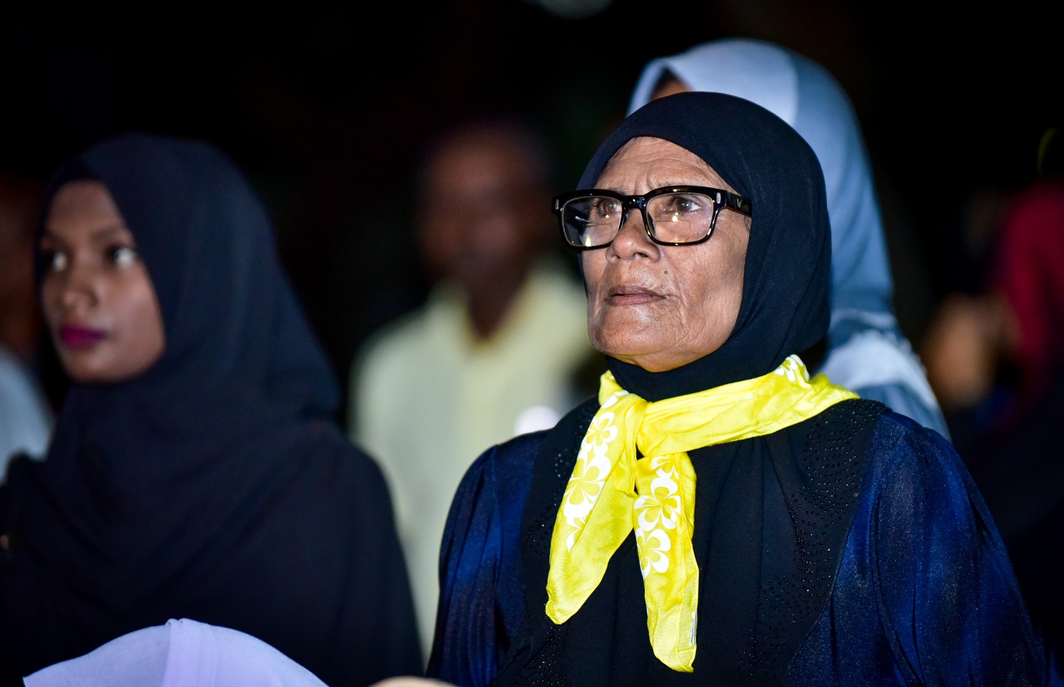 ވިލިމާލެ: ޑިސެމްބަރު 14، 2017- އިދިކޮޅު ހަރަކާތުން މި ރަށުގައި ބޭއްވި ބައްދަލުވުމުގައި ބައިވެރިވި ބައެއް މީހުން.---ފޮޓޯ: ނިޝާން އަލީ/މިހާރު