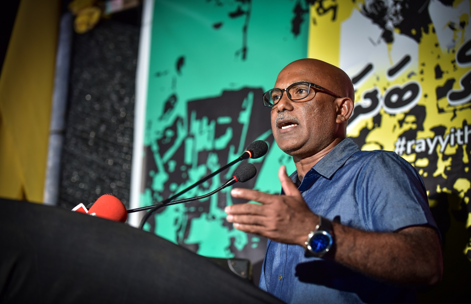 އިދިކޮޅު ޕާޓީގެ ޖަލްސާއެއްގައި ޖުމްހޫރީ ޕާޓީގެ ސެކްރެޓަރީ ޖެނެރަލް ސަމީރު ވާހަކަ ދައްކަވަނީ.---ފޮޓޯ: ނިޝާން އަލީ/މިހާރު