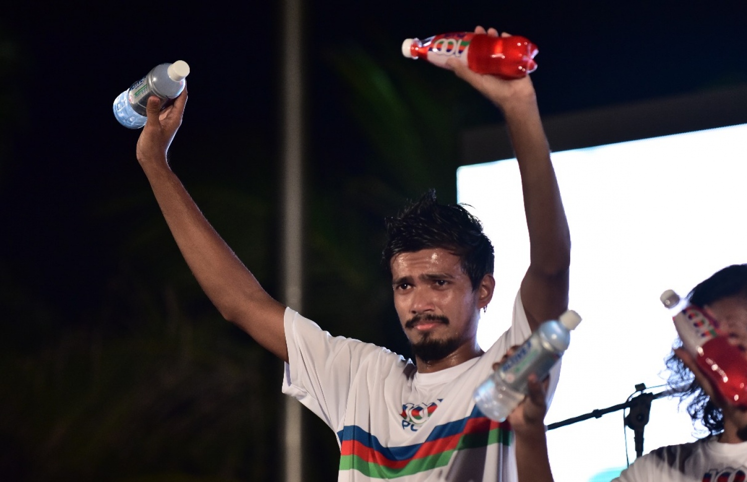 100 ޕްލަސްގެ ބެރީ އާއި އެކްޓިވް ތައާރަފް ކުރުމުގެ ތެރެއިން.-- ފޮޓޯ: މިހާރު/ހުސައިން ވަހީދު