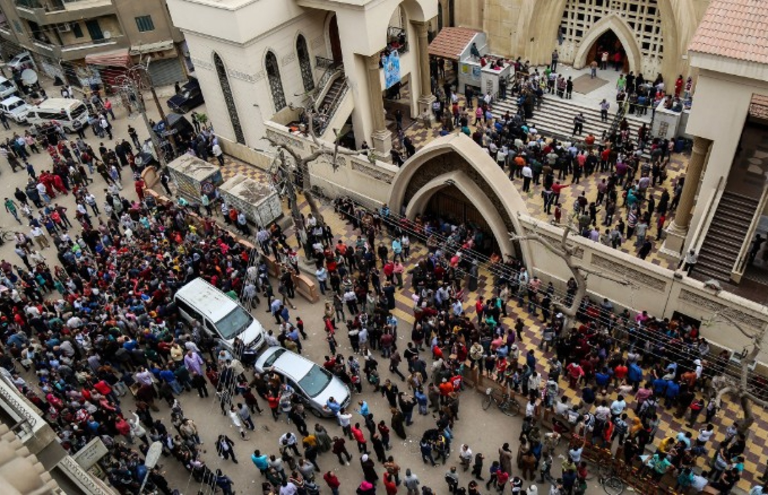 މި އަހަރުގެ އެޕްރީލް މަހުގެ ތެރޭގައި މިސްރުގެ ތަންތާގައި ގިބްތީންގެ ފައްޅިއަކަށް ދިން ބޮމުގެ ހަމަލާގައި މަރުވި މީހުންނާއި ޒަޚަމްވި މީހުންތައް އެ ފައްޅިން ނެރެނީ. ސީއެންއެން