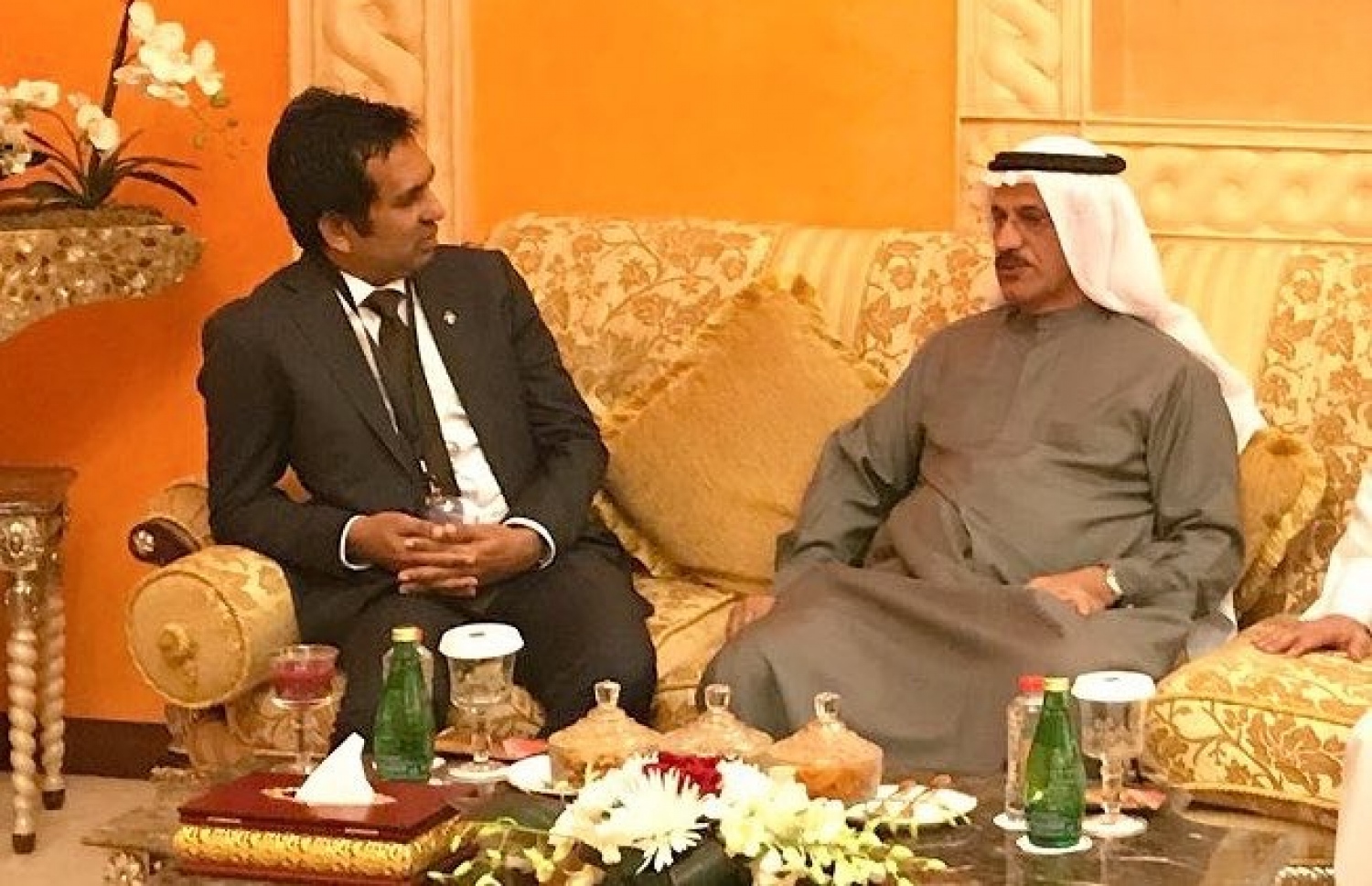 ދުބާއީ: ޑިސެމްބަރު 18، 2017: ދުބާއީ އިންޓަނޭޝަނަލް ކޮންވެންޝަން އެންޑް އެގްޒިބިޝަން ސެންޓަރުގައި ކުރިއަށް ގެންދާ އިންވެސްޓްމަންޓް ފޯރަމުގައި އިކޮނޮމިކް މިނިސްޓަރު މުހައްމަދު ސައީދު(ވ)، ދުބާއީގެ އިކޮނޮމިކް މިނިސްޓަރު ސުލްތާން ބިން ސައީދު އަލް މަންސޫރީ އާ ވާހަކަ ދައްކަވަނީ.-- ފޮޓޯ: އިކޮނޮމިކް މިނިސްޓްރީ