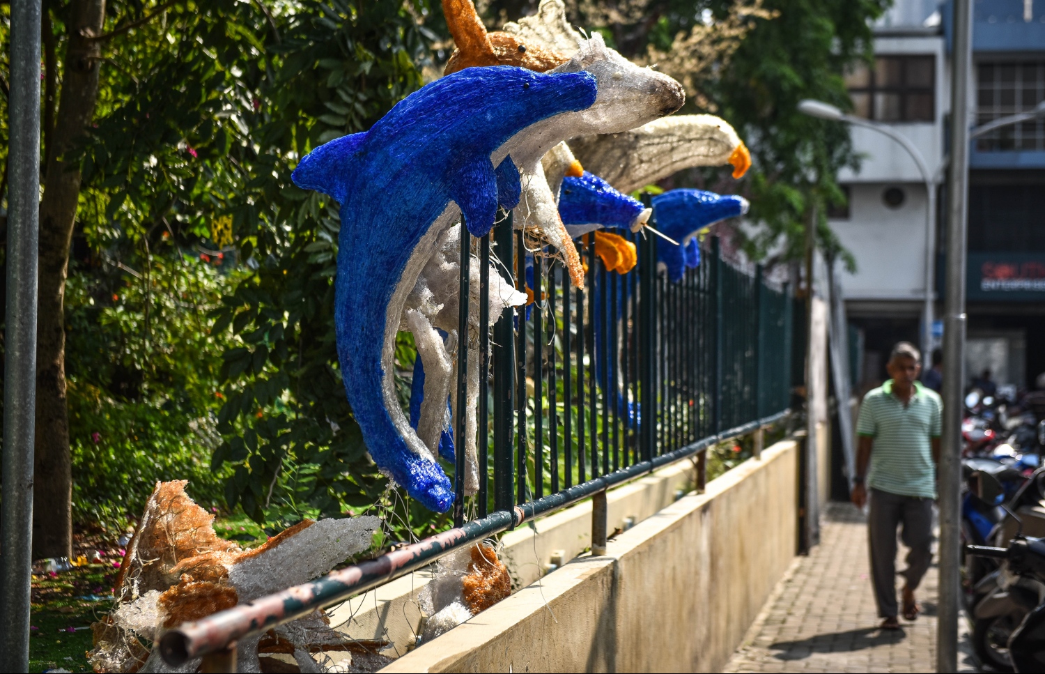 ލެޑް ޕާކްގައި ހަރުކޮށްފައި ހުރި ބައެއް ތަކެތި ހަލާކުވެފައި: މިހާރު ފޮޓޯ: ނިޝާން އަލީ