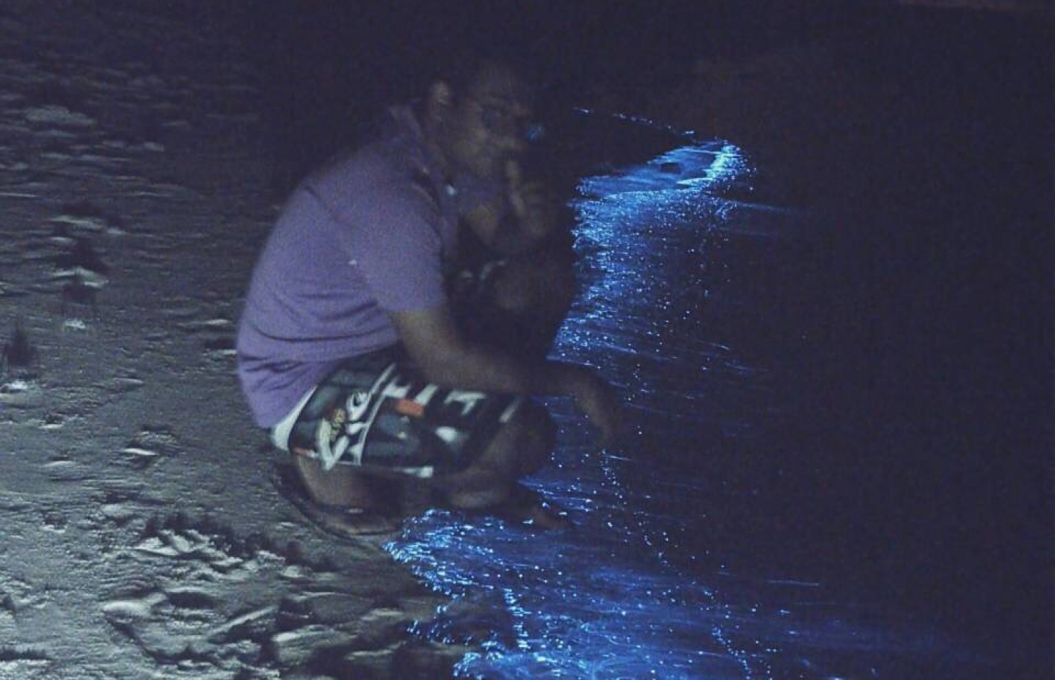 ރ. ވާދޫގައި ރެދަންލާފައި ވަނިކޮށް މީހަކު ފޮޓޯއަކަށް ހުއްޓިގެން