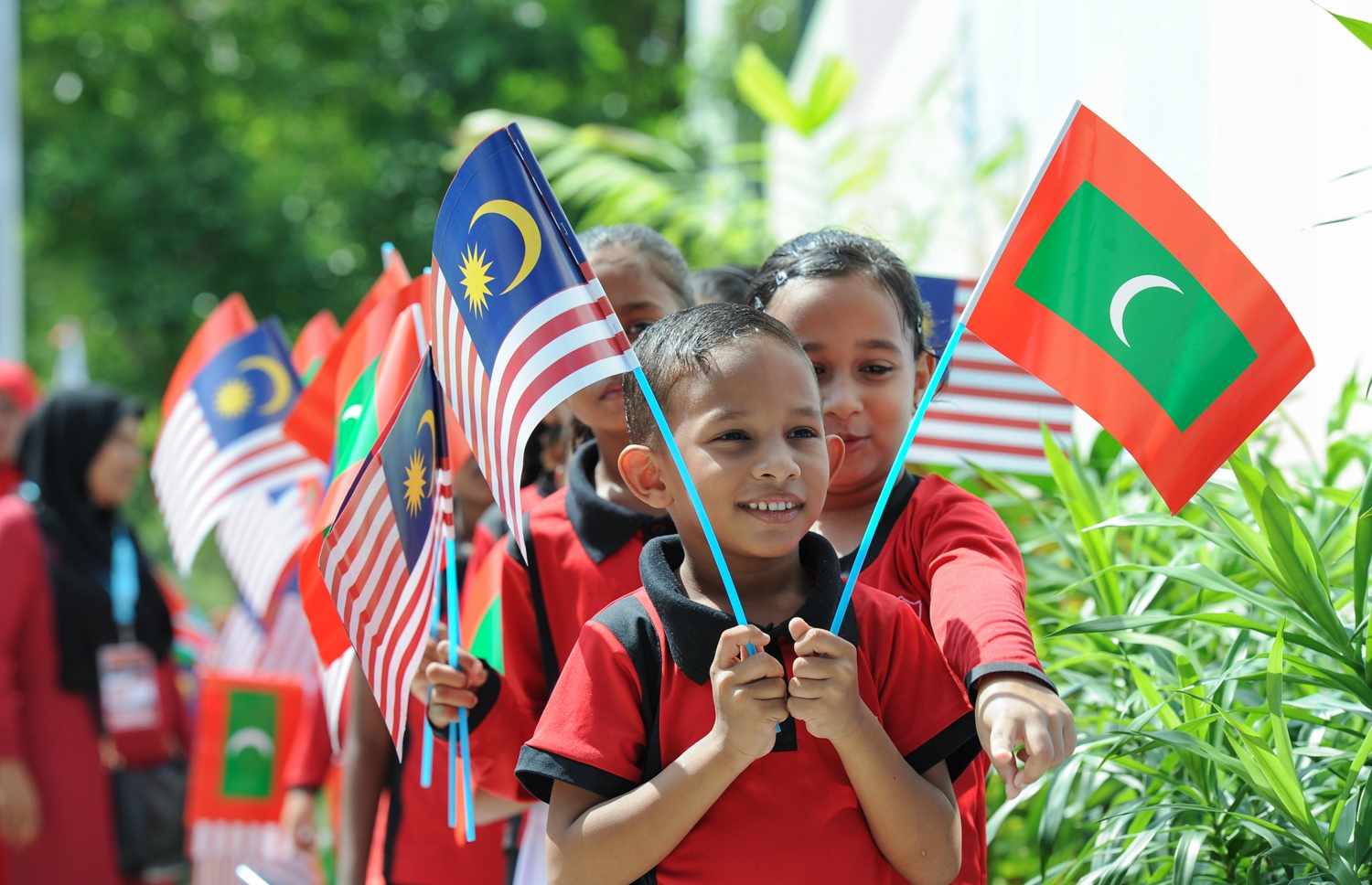 މެލޭޝިއާގެ ބޮޑުވަޒީރުގެ އަނބިކަނބަލުން ފިޔަވައްޗަށް ވަޑައިގަތުން