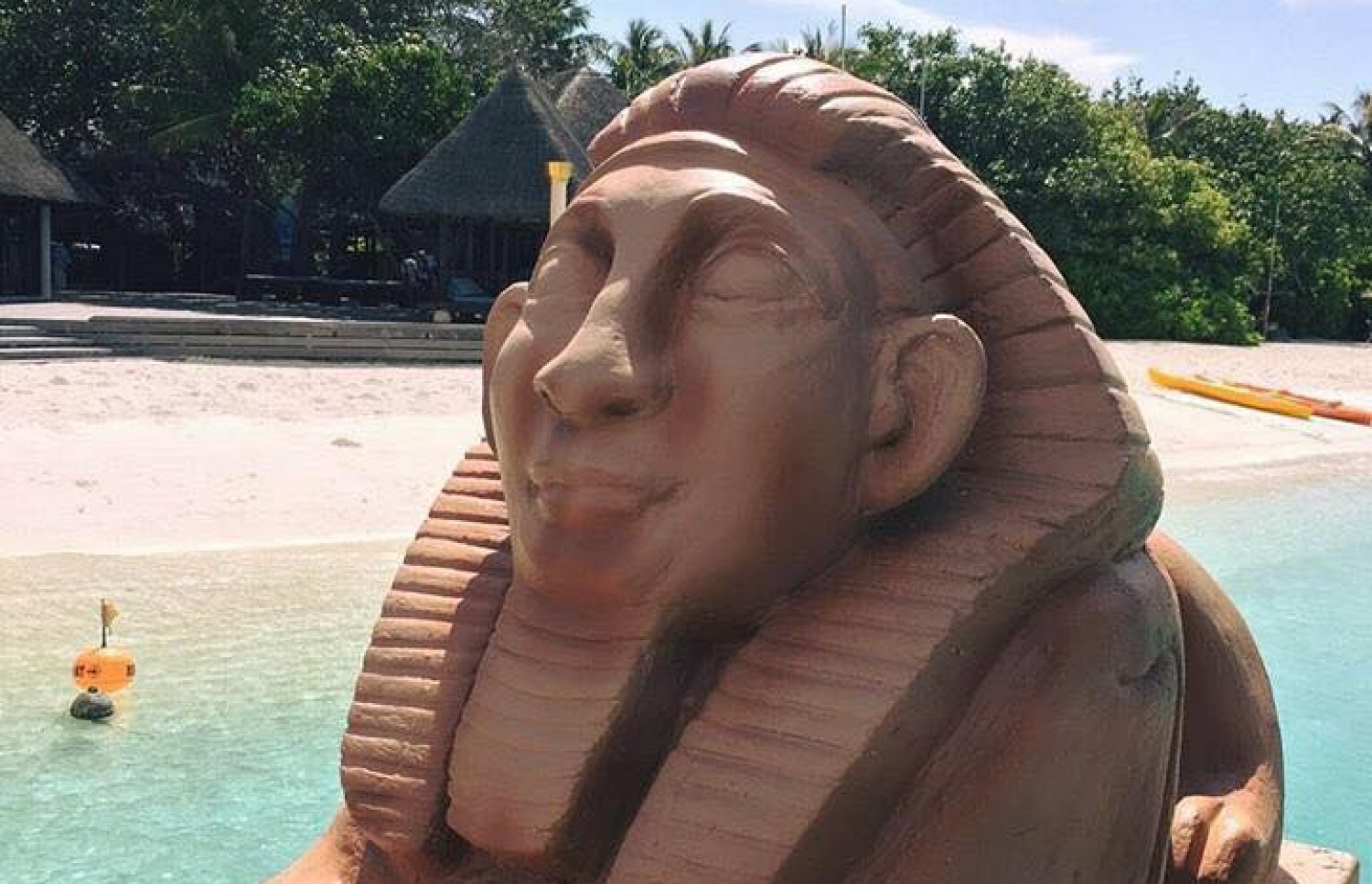 ކުޑަ ހުރާގައި ބެހެއްޓި ބުދެއް: މިހާރު އެ ހުރިހާ އެއްޗެއް ވަނީ ނަގާފައި - ފޮޓޯ: ސޯޝަލް މީޑިއާ