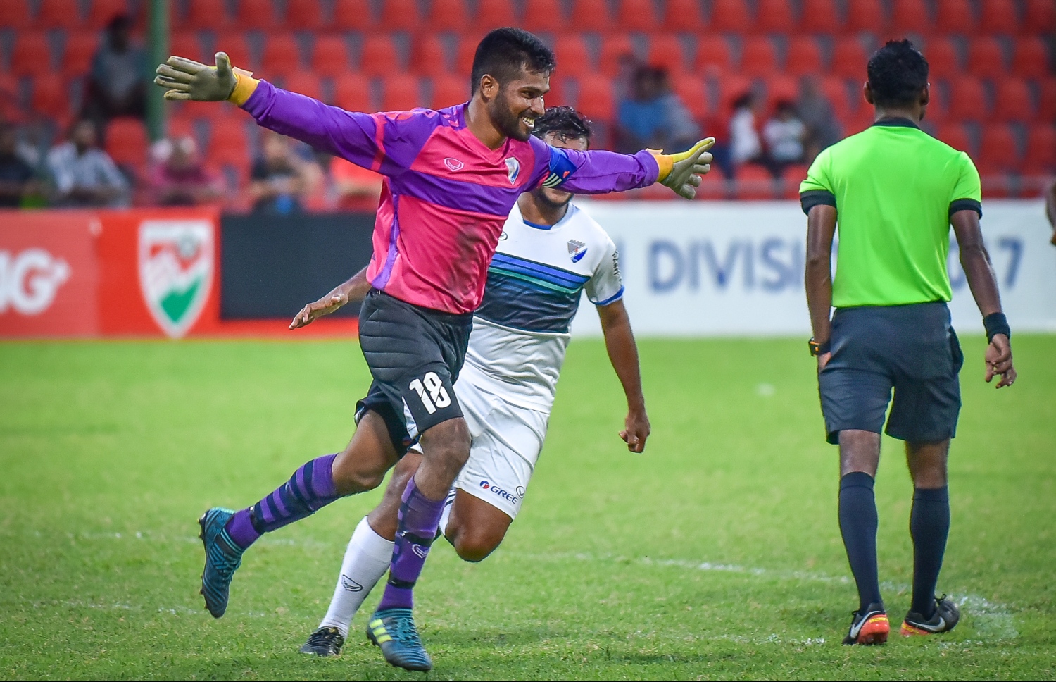 ޕެނަލްޓީ އަށް ފަހު ސިފައިންގެ ކީޕަރު ޝިފާން އުފާފާޅުކުރަނީ.-- ފޮޓޯ: ނިޝާން އަލީ/ މިހާރު