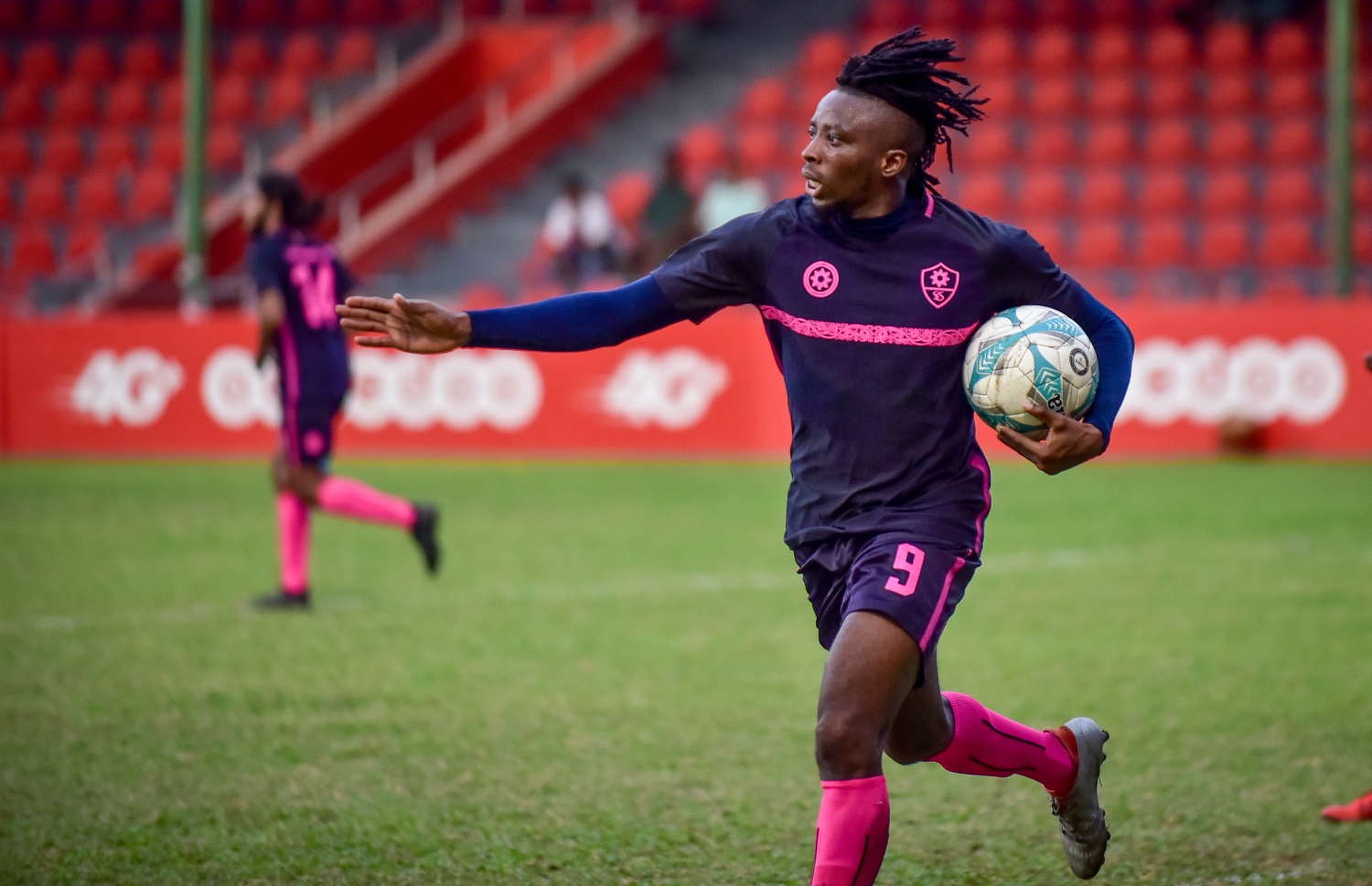 ލަނޑު ޖެހުމަށް ފަހު ސީލައިފްގެ އަޑެޔަންޖޫ އުފާފާޅުކުރަނީ.-- ފޮޓޯ: ނިޝާން އަލީ/ މިހާރު