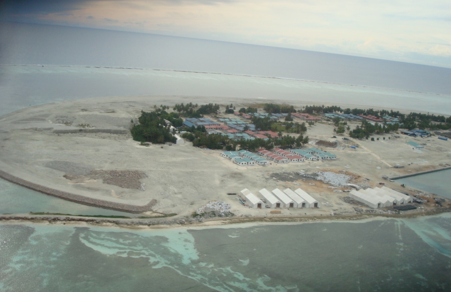 ވިލިފުށީގައި އަލުން ގެތައް އިމާރާތްކޮށްފައި: ރަށަށް 20 ހެކްޓަރުގެ ބިން ވެސް އިތުރުކުރި