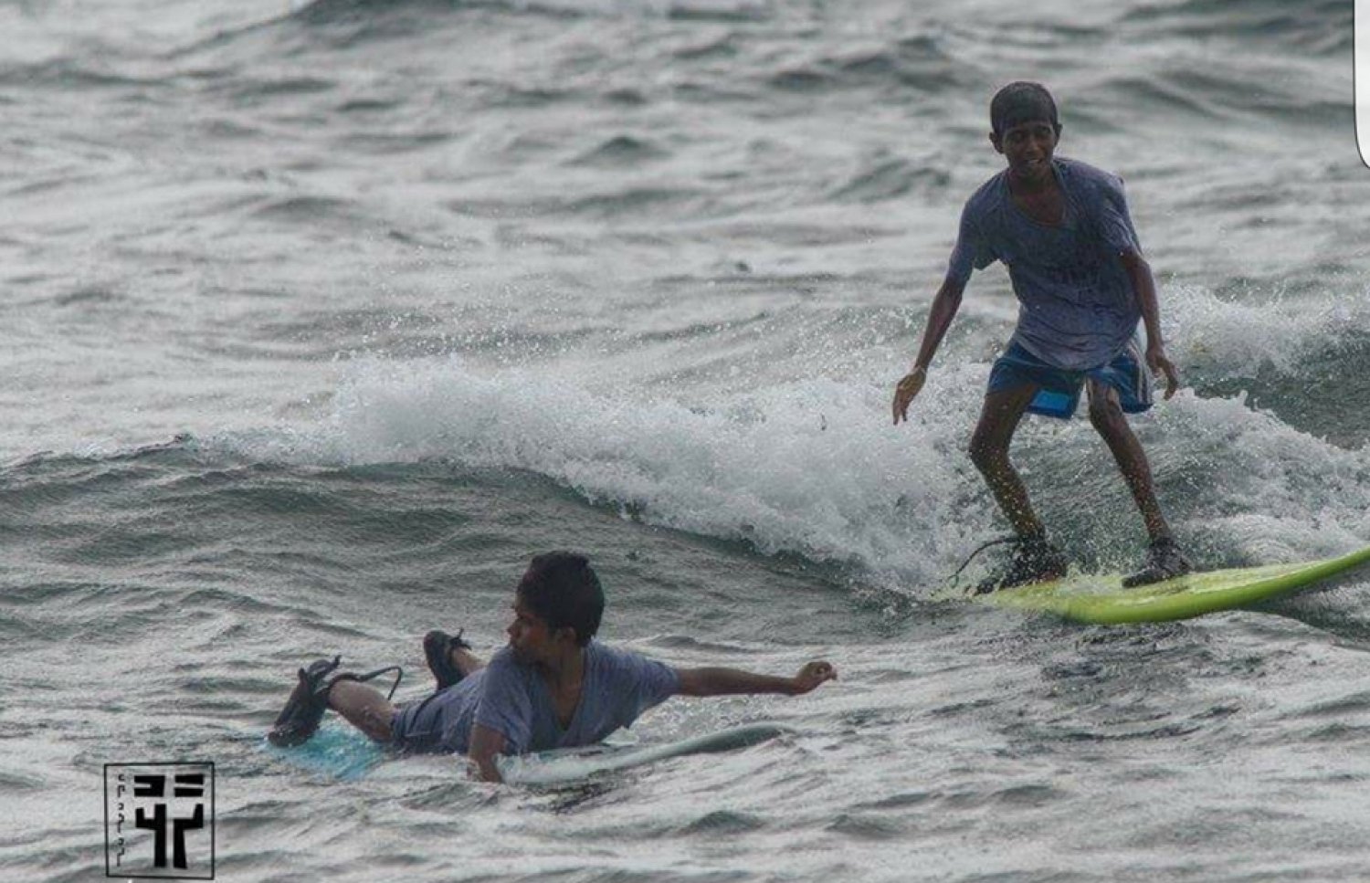 އަރުޝަމް (ކ) ރާޅާ އަޅަނީ.