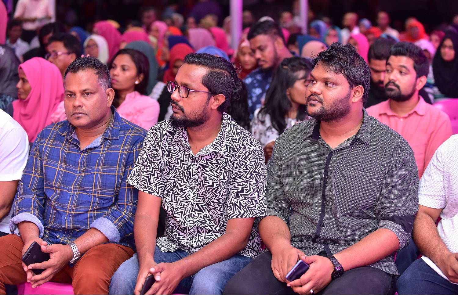 މާލެ: ޖެނުއަރީ 7، 2018- ވެރިކަންކުރާ ޕާޓީ، ޕީޕީއެމުން "ރުމާލު 2" ޖަގަހާގައި ބޭއްވި ޖަލްސާގައި ބައިވެރިވި ބައެއް މީހުން.---ފޮޓޯ: ނިޝާން އަލީ/މިހާރު