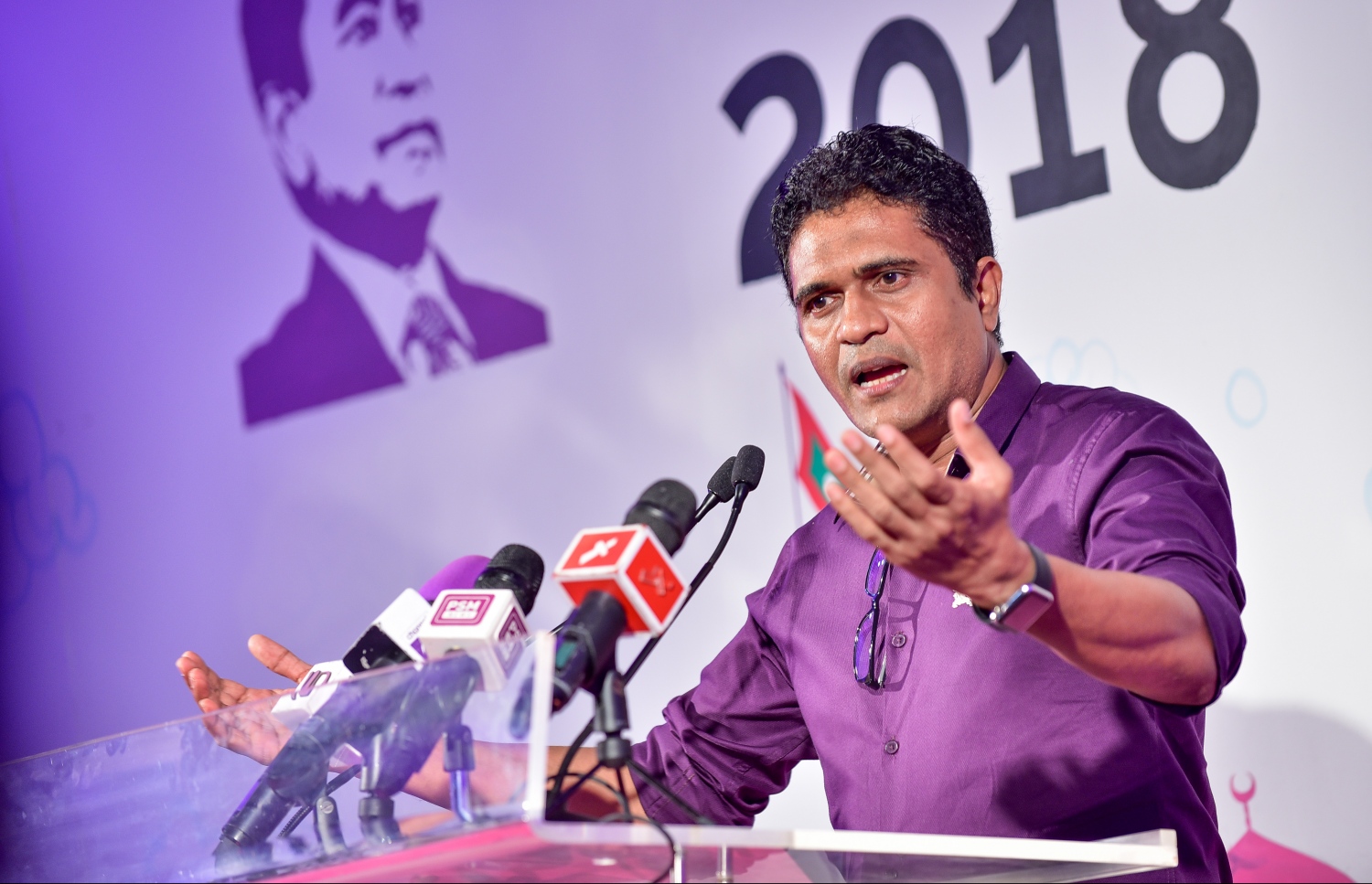 މާލެ: ޖެނުއަރީ 7، 2018- ވެރިކަންކުރާ ޕާޓީ، ޕީޕީއެމުން "ރުމާލު 2" ޖަގަހާގައި ބޭއްވި ޖަލްސާގައި އެ ޕާޓީގެ ޕާލަމެންޓްރީ ގުރޫޕުގެ ލީޑަރު ވިލިމާލެ ދާއިރާގެ މެމްބަރު އަހުމަދު ނިހާން ވާހަކަ ދައްކަވަނީ.---ފޮޓޯ: ނިޝާން އަލީ/މިހާރު