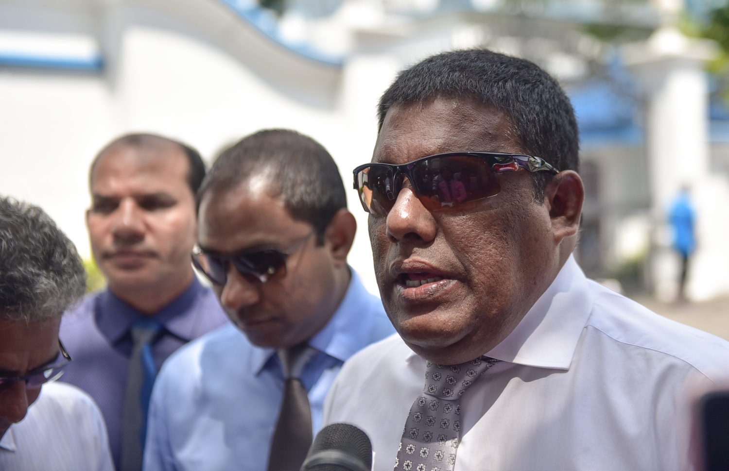 ރައްޔިތުންގެ މަޖިލީހުގެ ގޮނޑި ގެއްލުނު ކަމަށް އީސީން ކަނޑައެޅި ބައެއް މެމްބަރުން.