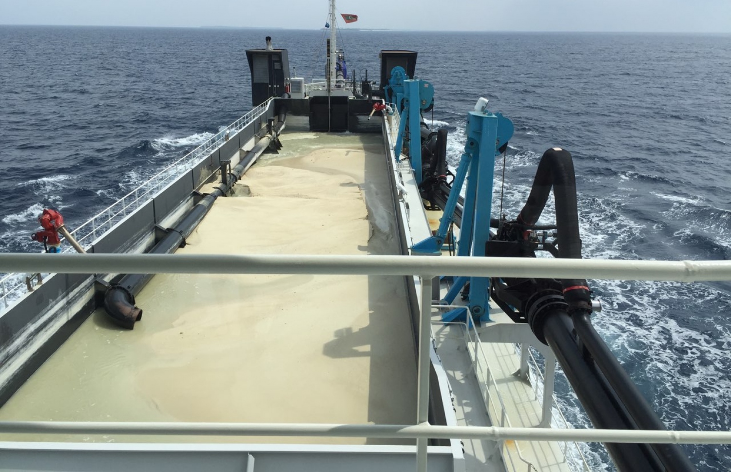 އެމްޓީސީސީގެ ކޮންނަބޯޓު "މަހާ ޖައްރާފު" ވެލި ހިފައިގެން ދަތުރުކުރަނީ: އާ ކަންކަން ކުރެވެން އެބަ ހުރި ކަމަށް އާޒިމް ވިދާޅުވޭ