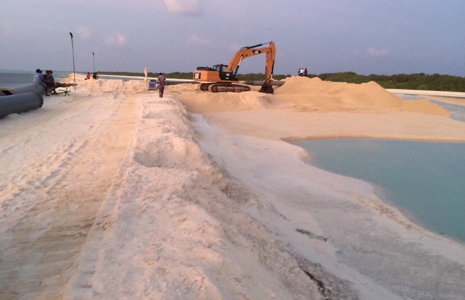 ށ. ފުނަދޫ އެއާޕޯޓަށް ބޭނުންވާ ސަރަހައްދުގެ ބިން ހިއްކަން ފެށުން