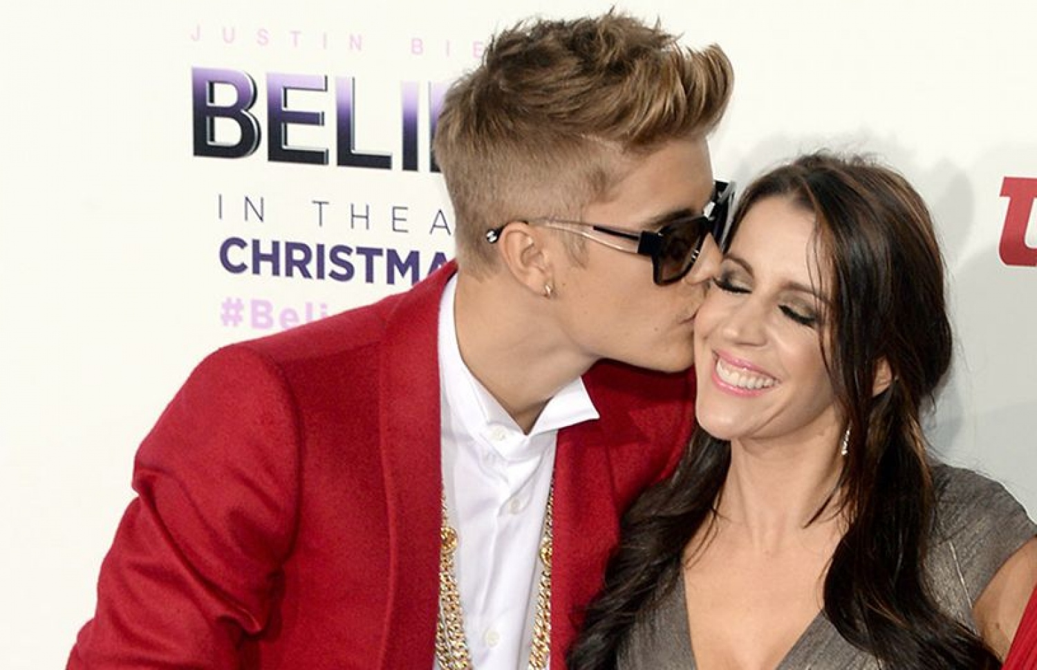 ބީބާ މަންމައާ އެކު: ސެލީނާ އާއި ބީބާގެ ގުޅުމަށް ވަރަށް ގަބޫލު.