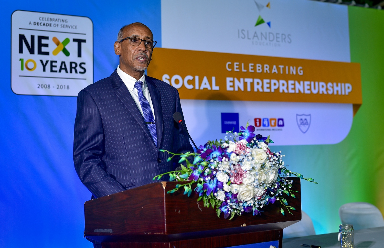 ޔުނިސެފުން ރާއްޖެ އަށް ކަނޑައަޅާފައި ހުންނަވާ ރެޕްރެޒެންޓޭޓިވް މުނީރު މިރޭގެ ރަސްމިއްޔާތުގައި ވާހަކަ ދައްކަވަނީ.-- ފޮޓޯ: މިހާރު / ނިޝާން އަލީ