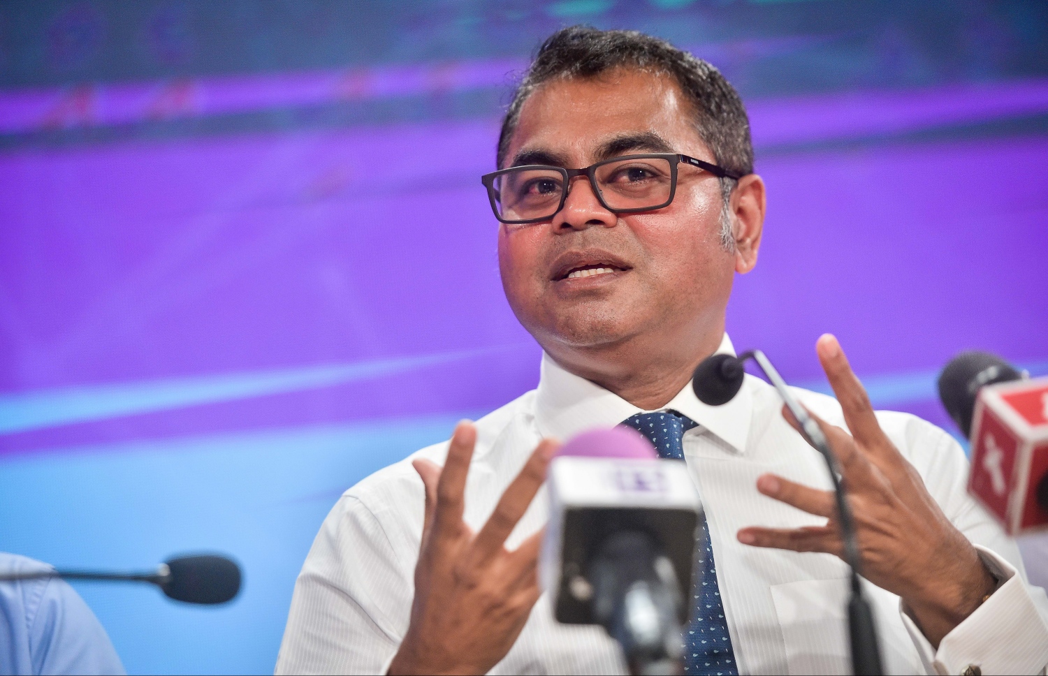 ކުރީގެ އެންވަޔަރުމަންޓް މިނިސްޓަރު ތޯރިގު: ކުޅުދުއްފުށި އެއާޕޯޓް އެޅުމުގެ ހުއްދަ ދެއްވީ މިނިސްޓަރަށް ލިބޭ ބާރުގެ ތެރެއިން