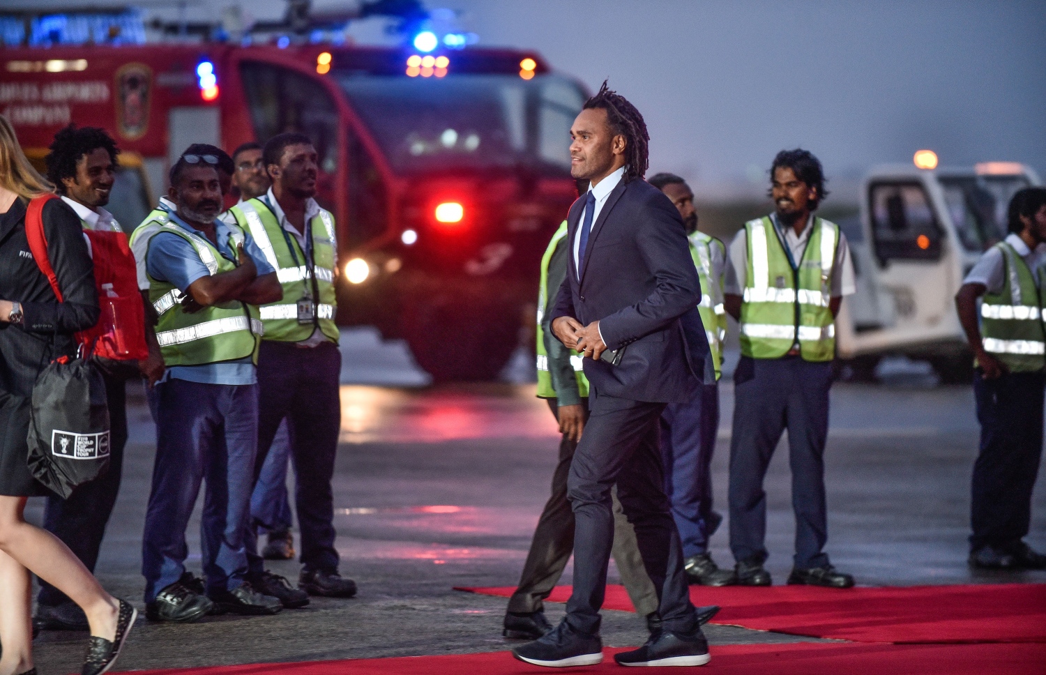 ޖެނުއަރީ 24، 2018- މި އަހަރުގެ ފީފާ ވޯލްޑް ކަޕްގެ ތަށި ރާއްޖޭގައި ދައްކާލުމަށް މިރޭ ބޭއްވި ހަފުލާގައި، ޓްރޮފީ ޓުއާގެ ރާއްޖޭގެ ބައިގެ އެމްބަސަޑަރަކަށް ހަމަޖައްސާފައިވާ، 1998 ވަނަ އަހަރުގެ ވޯލްޑް ކަޕް، ފްރާންސަށް ކާމިޔާބުކޮށްދިން ޓީމުގެ ކުޅުންތެރިއެއް ކަމަށްވާ ކްރިސްޓިއަން ކަރެމްބޫ، ބައިވެރިވަނީ.---ފޮޓޯ: ހުސެއިން ވަހީދު/މިހާރު