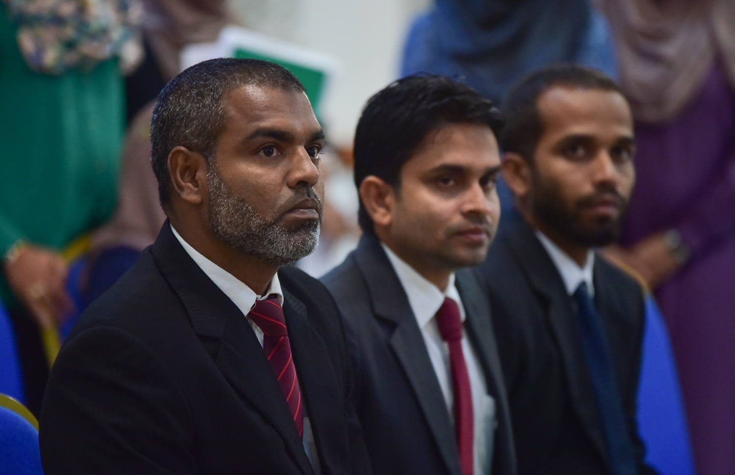 މާލެ: ޖެނުއަރީ 25، 2018- ހައި ކޯޓަށާއި ކްރިމިނަލް ކޯޓަށް އަލަށް އައްޔަން ކުރެއްވި ފަނޑިޔާރުން ކަމަށްވާ މުހައްމަދު ނިޔާޒް (ވ)، ހުސެއިން ޝަހީދު (މ) އަދި އަހުމަދު ހައިލަމް (ކ).---ފޮޓޯ: ހުސައިން ވަހީދު/މިހާރު