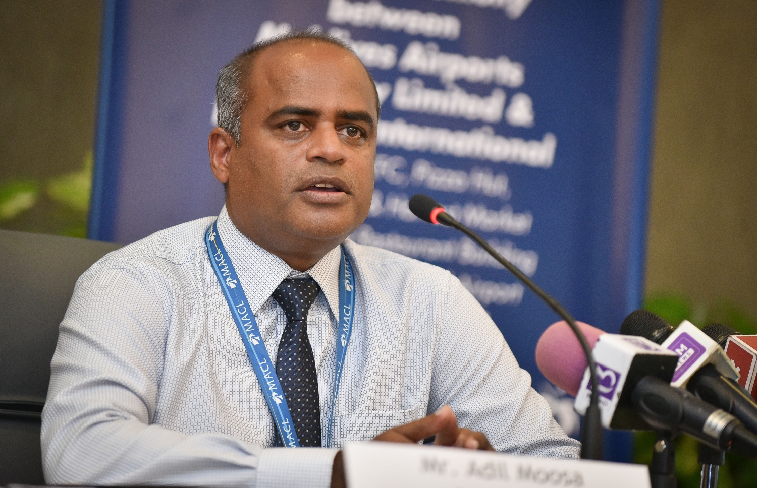 މިއަދުގެ ރަސްމިއްޔާތުގައި އެމްއޭސީއެލްގެ އެމްޑީ އާދިލް ވާހަކަ ދައްކަވަނީ.---ފޮޓޯ: ނިޝާން އަލީ/މިހާރު