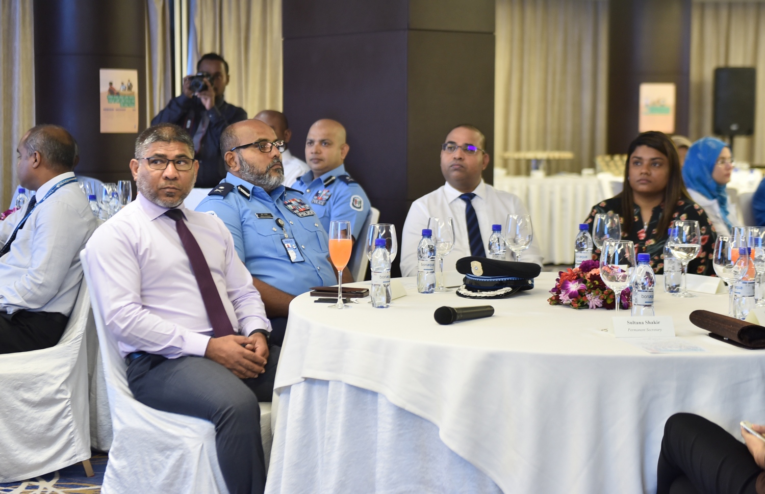 ޖިނާއީ އިޖުރާއަތުގެ ގާނޫނަށް ހޭލުންތެރިކުރުމުގެ ކެމްޕޭން ފެށުމުގެ ރަސްމިއްޔާތުގައި ދައުލަތުގެ އިސް ބައެއް ބޭފުޅުން ބައިވެރިވެވަޑައިގަންނަވަނީ. --ފޮޓޯ ހުސައިން ވަހީދު/މިހާރު