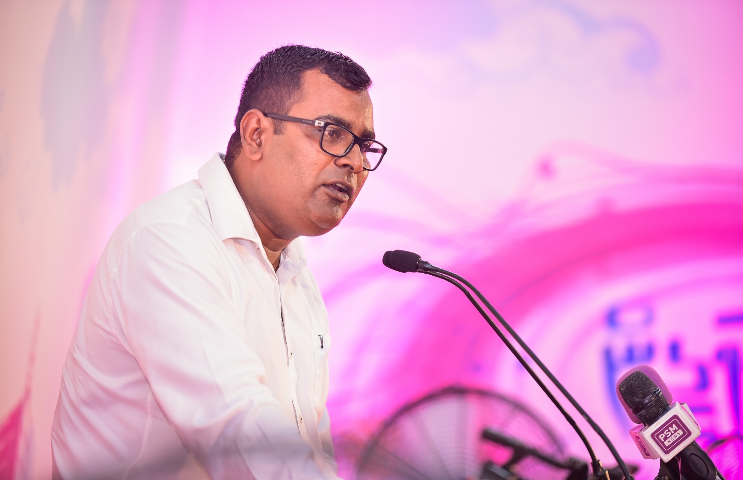 މާލެ: ޖެނުއަރީ 29، 2018- ޕީޕީއެމުން ބޭއްވި ޖަލްސާގައި، އެ ޕާޓީގެ ކޯލިޝަން ޕާޓްނަރު ޑީއާރުޕީގެ ލީޑަރު މުހައްމަދު ނަޝީދު (ކާނަލް) ވާހަކަ ދައްކަވަނީ.---ފޮޓޯ: ނިޝާން އަލީ/މިހާރު