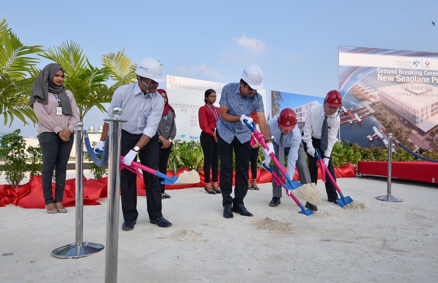 އާ ސީޕްލޭން ޓާމިނަލްގެ މަސައްކަތް އޭރުގެ ވެރިން ފައްޓަވައި ދެއްވަނީ: މި މަޝްރޫއުއަށް އެމްއޭސީއެލުން 40 މިލިއަން ޑޮލަރު ހޭދަކުރޭ