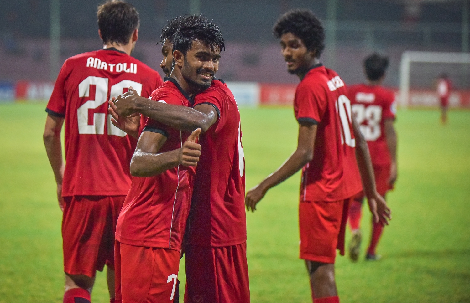 ލަނޑު ޖެހުމަށް ފަހު ޓީސީ ކުޅުންތެރިން އުފާފާޅުކުރަނީ.-- ފޮޓޯ: ނިޝާން އަލީ/ މިހާރު