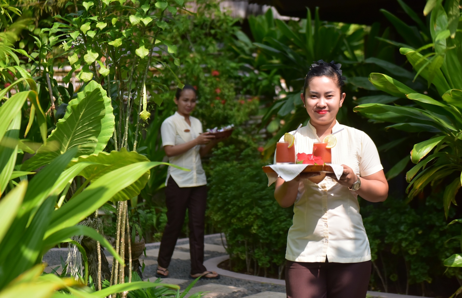 ސަން އައިލެންޑް ރިސޯޓުގައި ހިންގާ ސްޕާގެ މުވައްޒަފުންތަކެއް ހިނގާފައި ދަނީ: ރާއްޖެ އެކި ދިމާތަކަށް ވިއްކަން ވަރުގަދަ ކެމްޕޭންތަކެއް ހިންގަން ޖެހޭ.