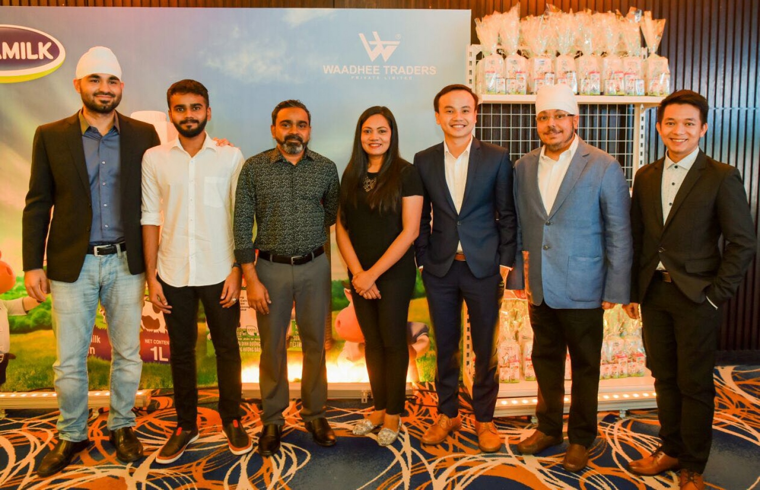 ވިނަމިލްކު ރާއްޖެ އަށް ތައާރަފް ކުރުމަށް ބޭއްވި ރަސްމިއްޔާތުގެ ތެރެއިން.