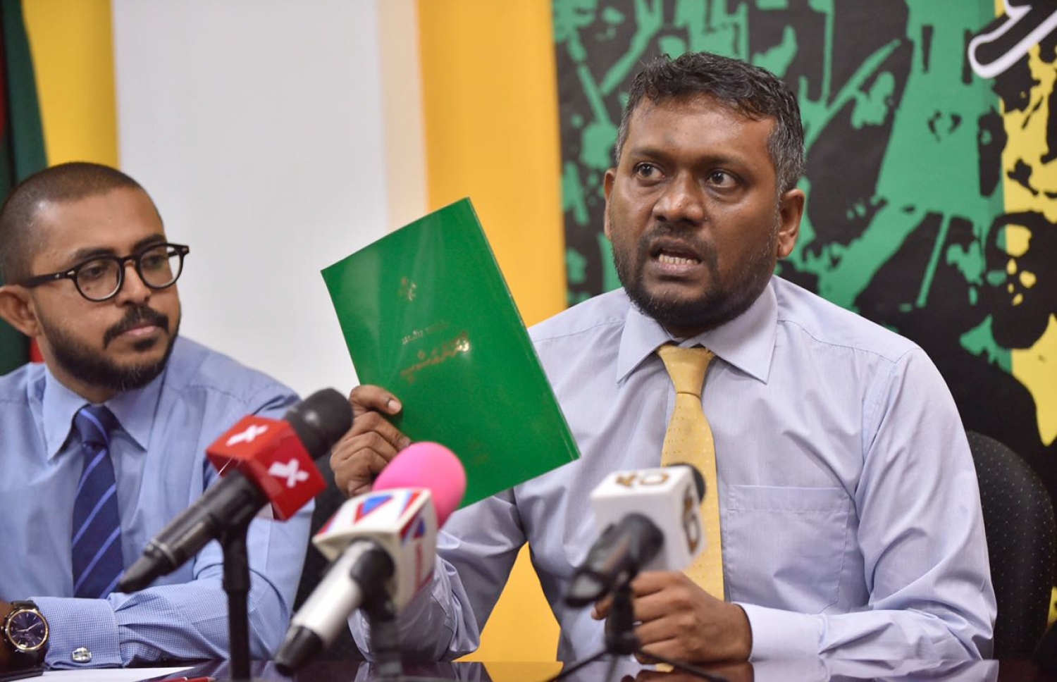 ނޫސްވެރިންގެ ބައްދަލުވުމުގައި ފައްޔާޒް މިއަދު ވާހަކަދައްކަވަނީ. - ފޮޓޯ: މިހާރު