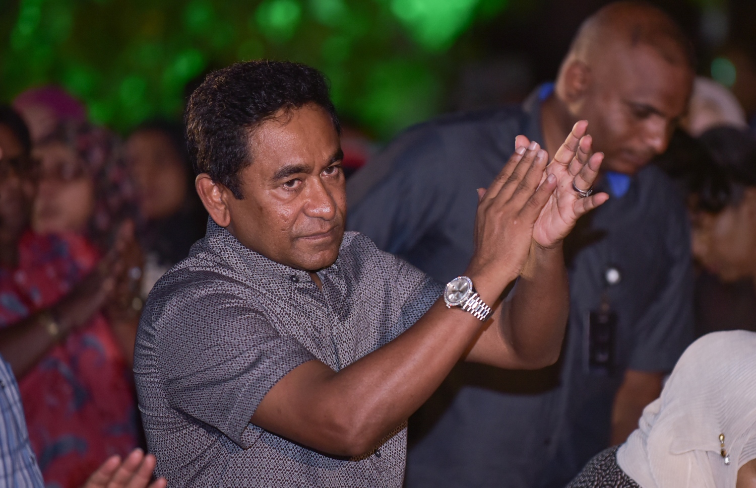 މާލެ: ފެބްރުއަރީ 7، 2018- ރައީސް ޔާމީނަށް އޮތް ތާއީދު ހާމަކުރުމަށް، ޕީޕީއެމްގެ އަންހެނުންތަކެއް އިސް ނަގައިގެން ބޭއްވި ޖަލްސާގައި ރައީސް ޔާމީން ބައިވެރިވެވަޑައިގަންނަވަނީ: "ގައުމަށްޓަކައި އަންހެނުން" ގެ ނަމުގައި ބޭއްވި ޖަލްސާއަށް ބޮޑު ތަރުހީބެއް ލިބުނު.---ފޮޓޯ: ހުސެއިން ވަހީދު/މިހާރު