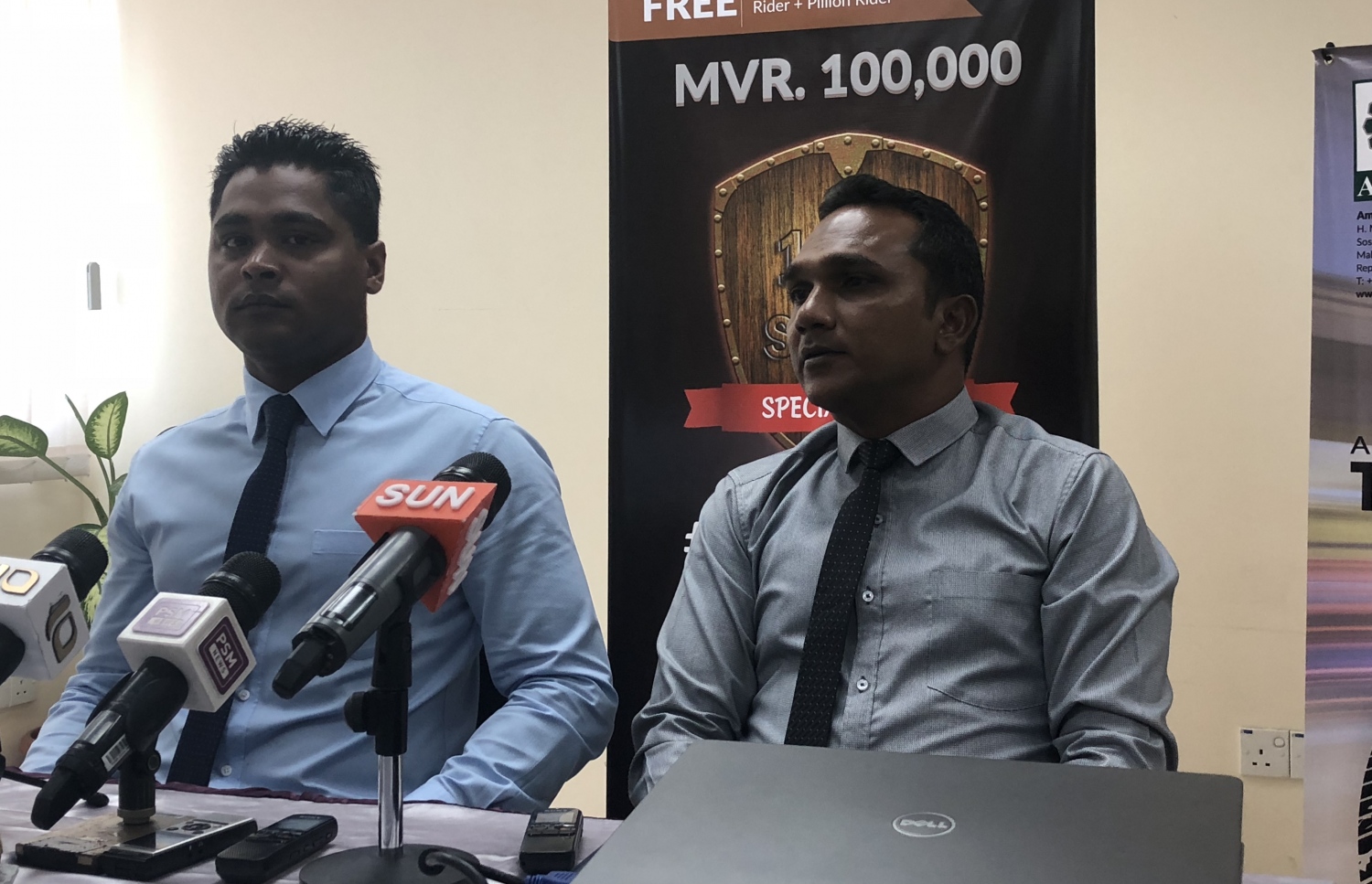 އަމާނާ ތަކާފުލްގެ ޖީއެމް ރިޔާޒް އަދި ސީނިއާ އެގްޒެކްޓިވް ޝަމޫލް.-- ފޮޓޯ: މިހާރު