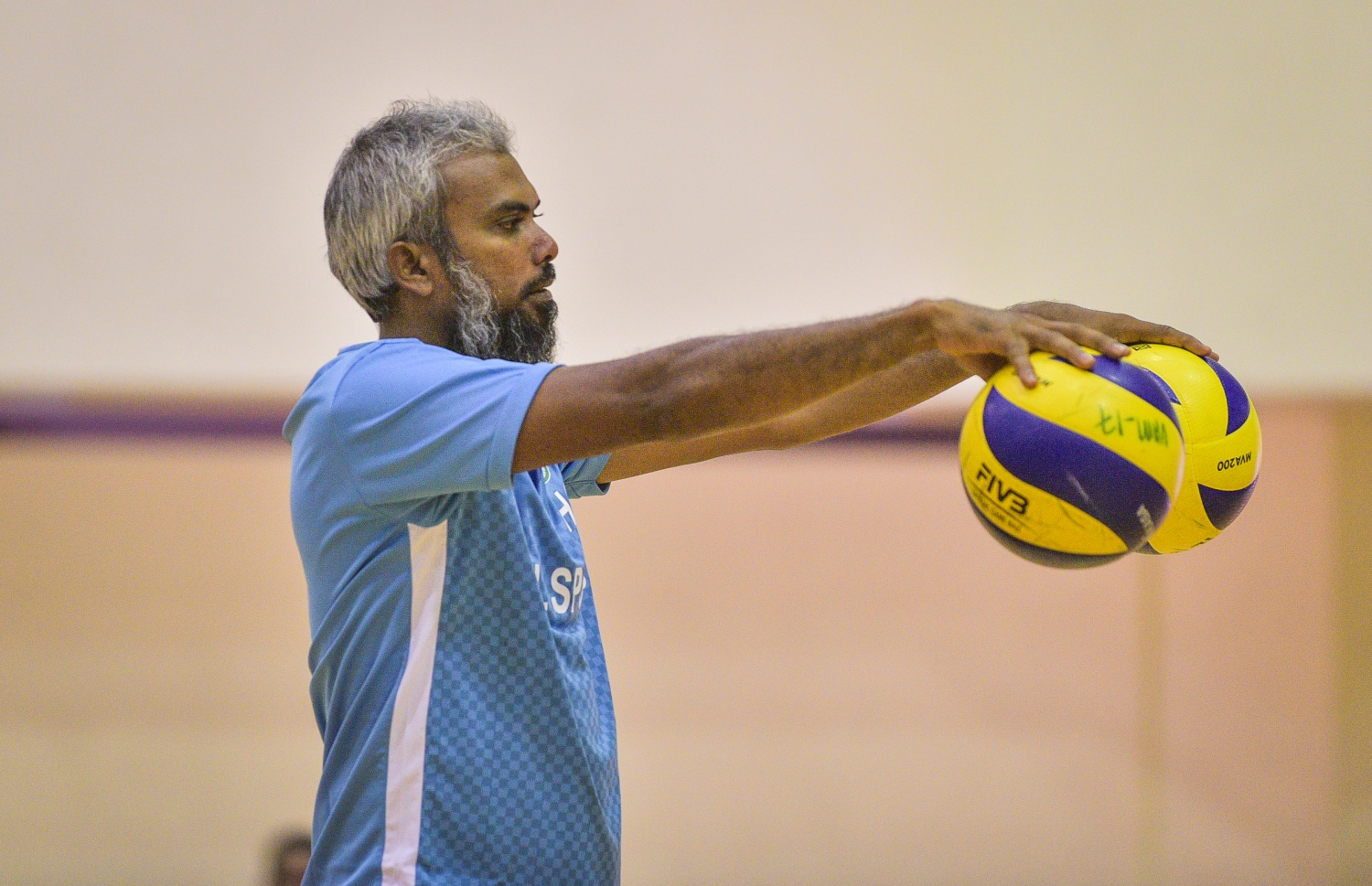 ގައުމީ ވޮލީބޯޅަ ޓީމުގެ ކޯޗު ކާއްޓޭ.-- ފޮޓޯ: ނިޝާން އަލީ/ މިހާރު