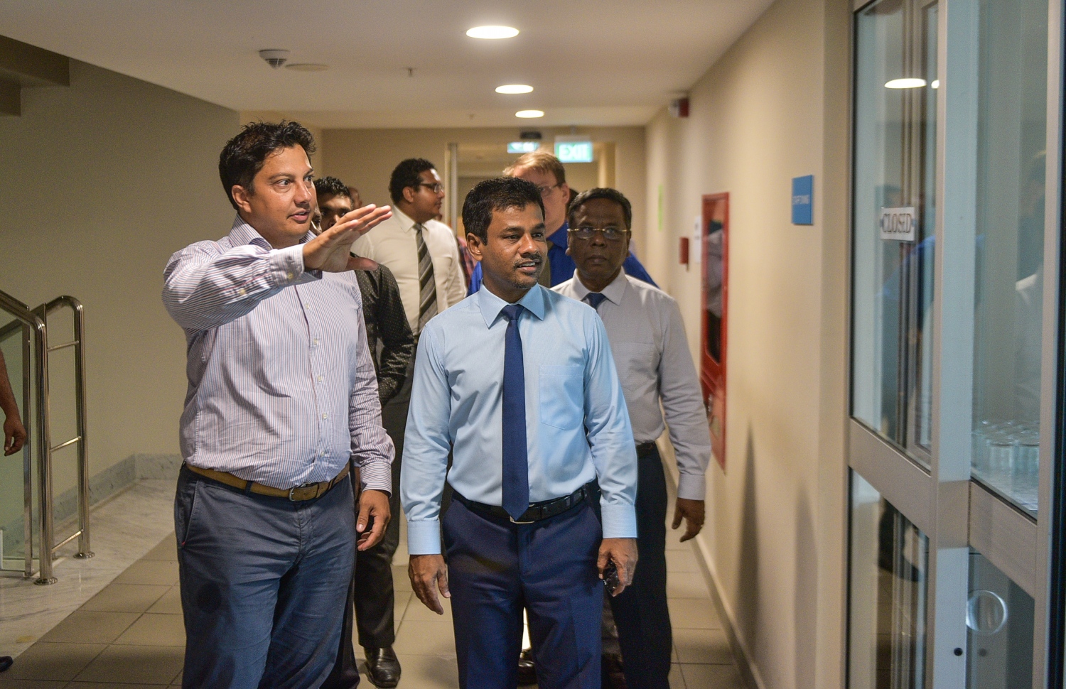 ހެލްތު މިނިސްޓަރު ނާޒިމް މިއަދު ޓްރީ ޓޮޕް ހޮސްޕިޓަލް ބައްލަވާލައްވަނީ.---ފޮޓޯ: ހުސެއިން ވަހީދު/މިހާރު