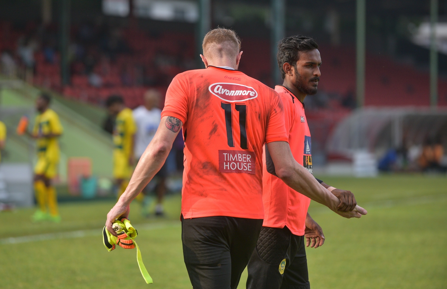 މާޒިޔާގެ ފަރިތަކުރުންތަކުގެ ތެރެއިން ހުސެއިން (ކ) އާއި އެ ޓީމުން ދޫކޮށްލި ކީޕަރު މައުރޯ. -- ފޮޓޯ: ހުސެއިން ވަހީދު/ މިހާރު