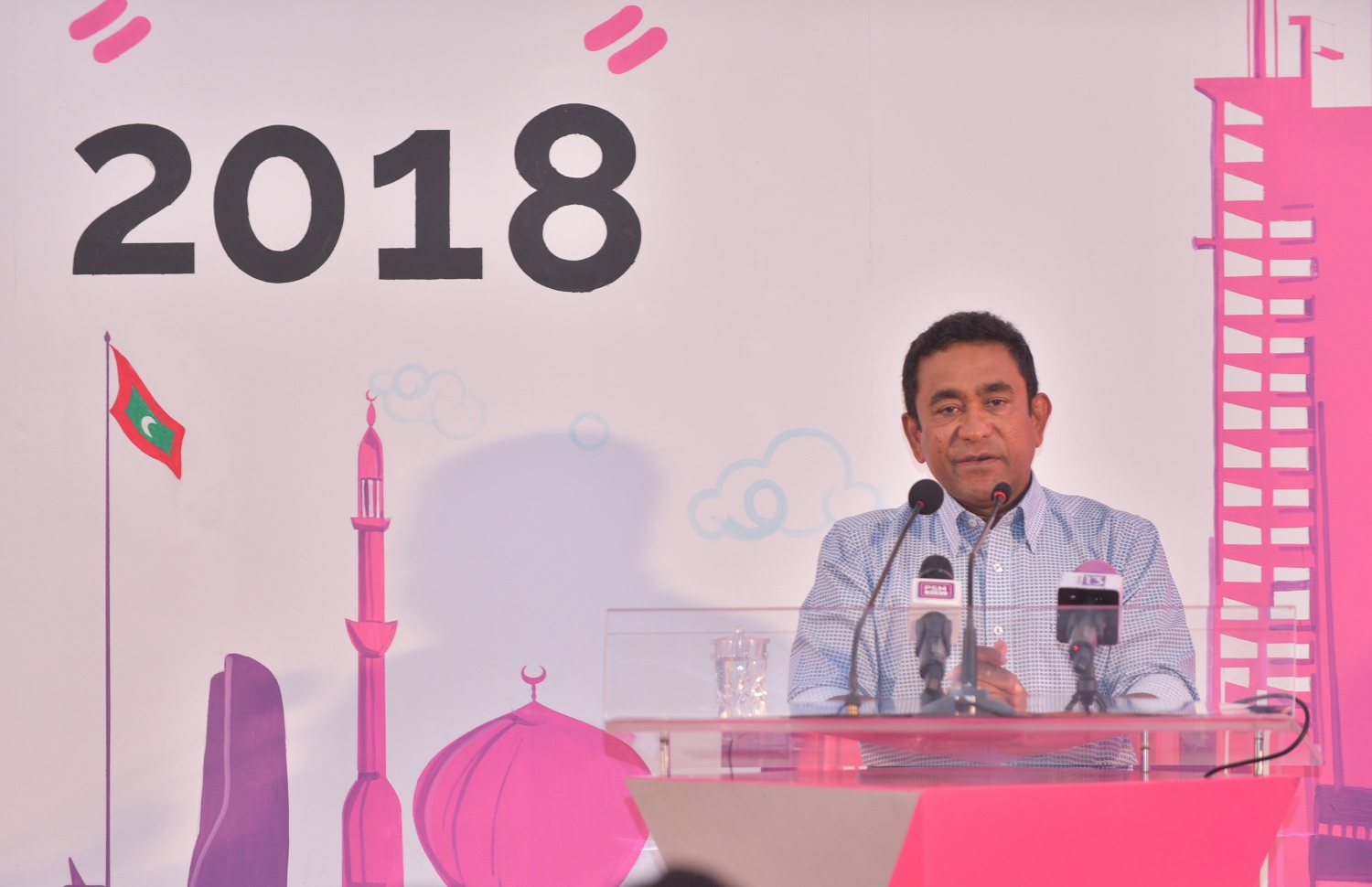 މާލެ: ފެބްރުއަރީ 14، 2018- ވެރިކަން ކުރާ ޕާޓީ، ޕީޕީއެމުން މިރޭ ބޭއްވި ޖަލްސާގައި ރައީސް ޔާމީން ވާހަކަފުޅު ދައްކަވަނީ.---ފޮޓޯ: ހުސެއިން ވަހީދު/މިހާރު