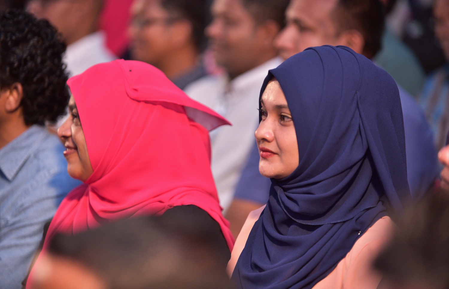 މާލެ: ފެބްރުއަރީ 14، 2018- ވެރިކަން ކުރާ ޕާޓީ، ޕީޕީއެމުން މިރޭ ބޭއްވި ޖަލްސާގައި ބައިވެރިވި ބައެއް މީހުން.---ފޮޓޯ: ހުސެއިން ވަހީދު/މިހާރު