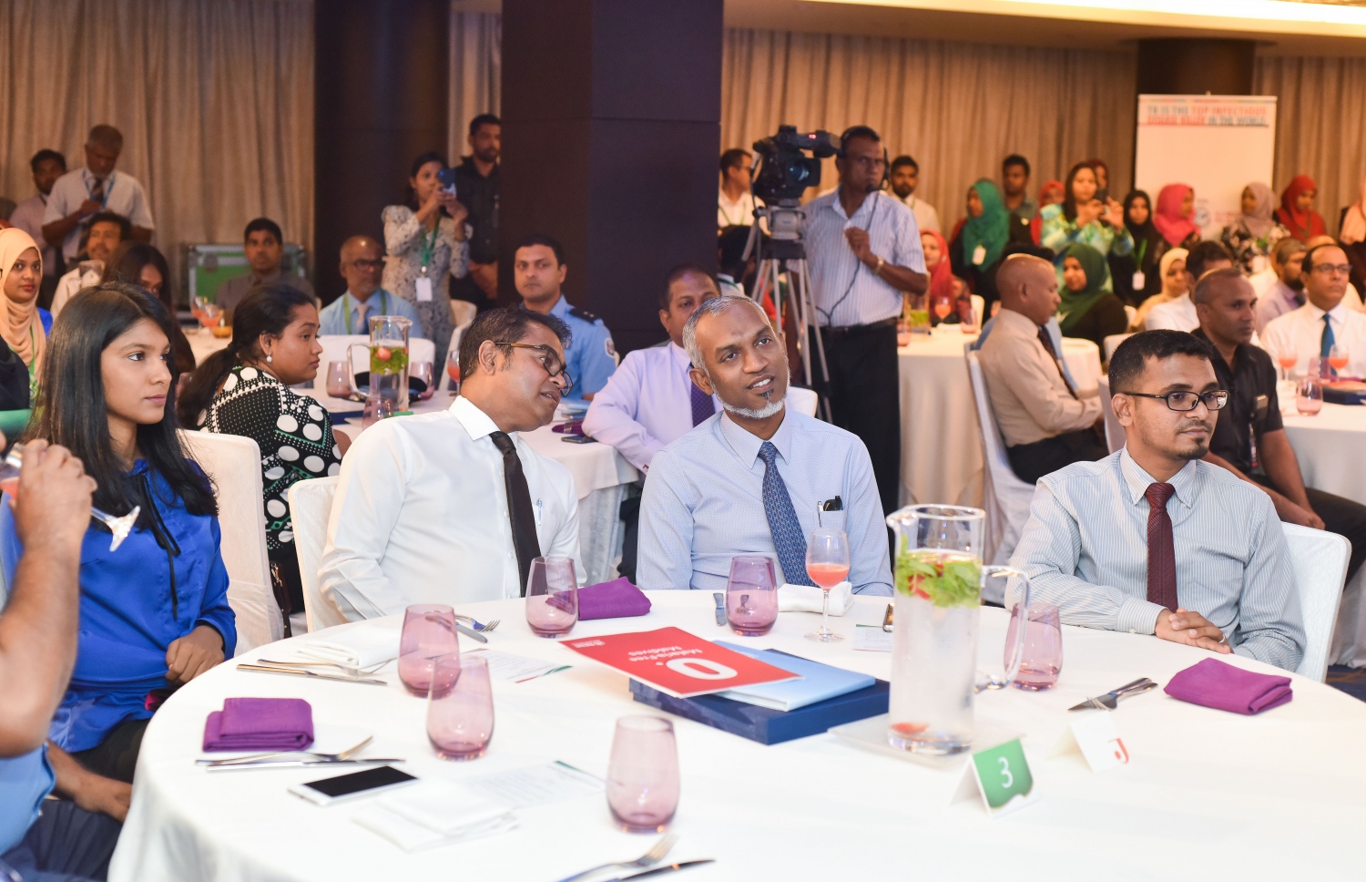 މާލެ: ފެބްރުއަރީ 15، 2017: ޓީބީ ނައްތާލުމުގެ ގައުމީ ކެމްޕެއިން ފެށުމަށް ހޮޓެލް ޖެންގައި ބޭއްވި ރަސްމިއްޔާތުގެ ތެރެއިން.--- ފޮޓޯ: ނިޝާން އަލީ/މިހާރު