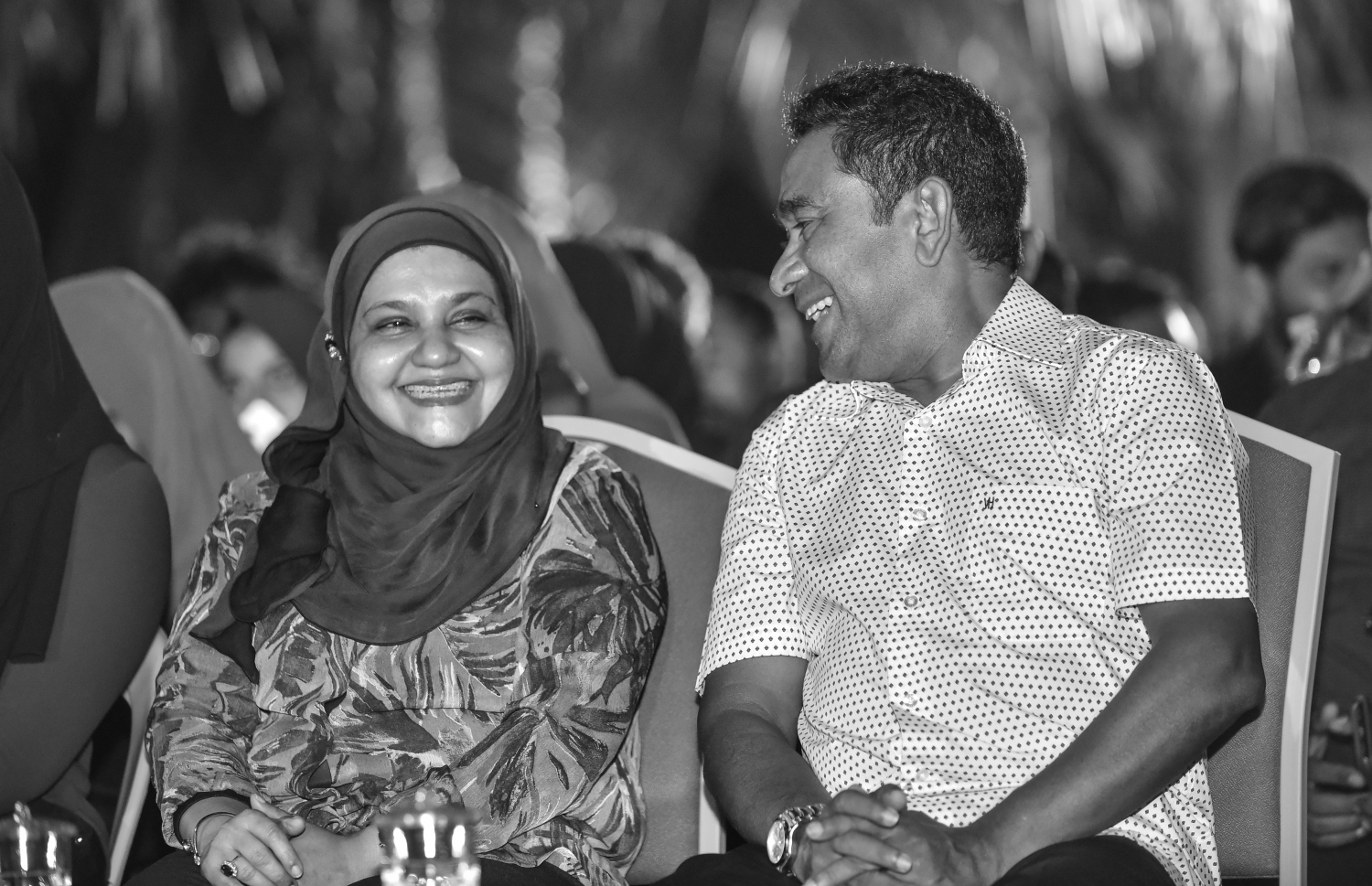 މާލެ: ފެބްރުއަރީ 15، 2018- ޕީޕީއެމްގެ ޒުވާނުން އިސް ނަގައިގެން ބޭއްވި ބައްދަލުވުމުގައި ރައީސް ޔާމީންގެ ދެކަނބަލުން ބައިވެރިވެވަޑައިގަންނަވަނީ.---ފޮޓޯ: ނިޝާން އަލީ/މިހާރު