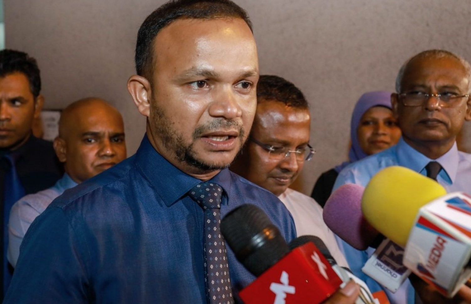 މެމްބަރު އަލީ ހުސައިން ނޫސްވެރިންނަށް މައުލޫމާތު ދެއްވަނީ--