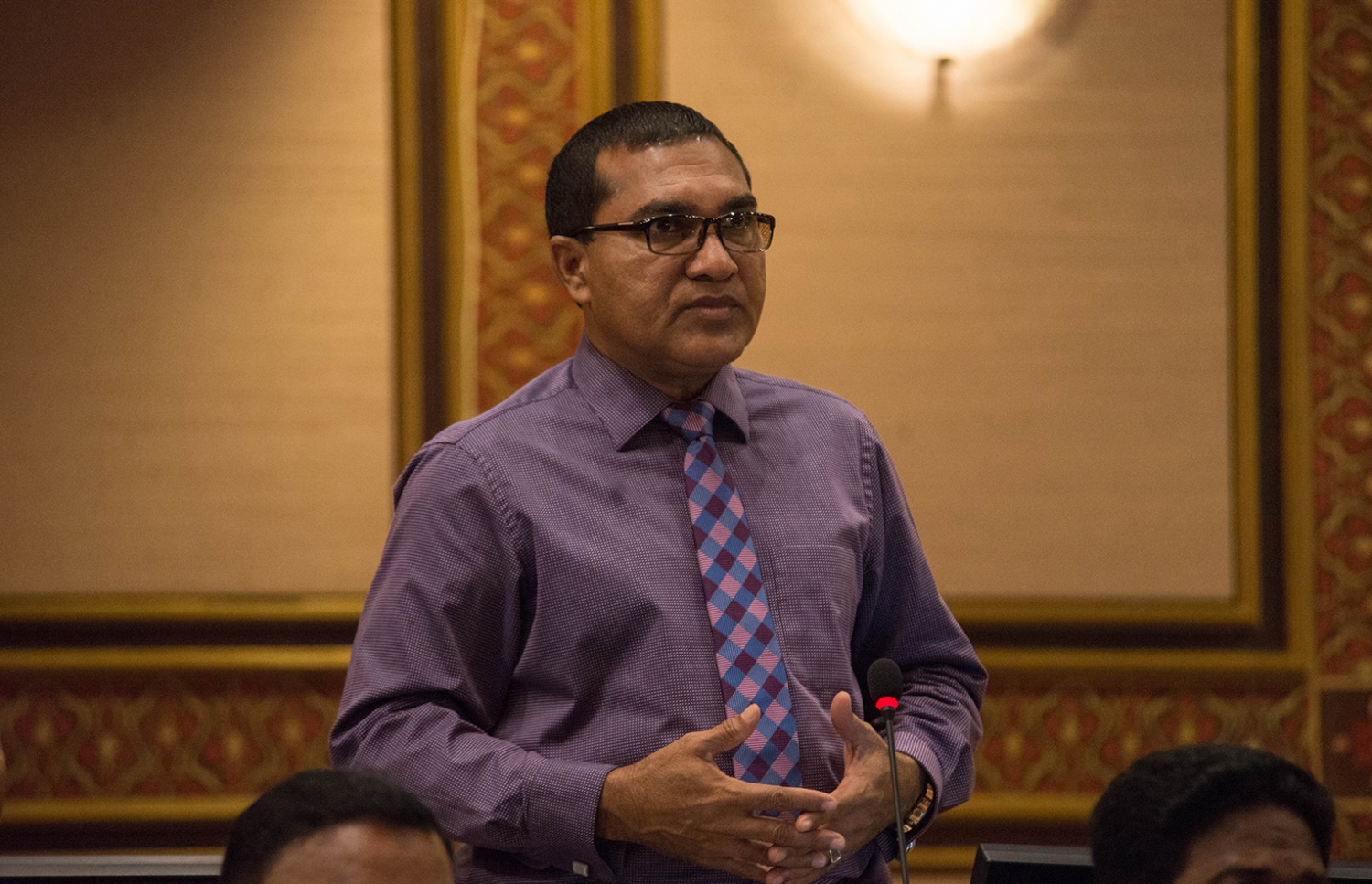 މާލެ: ފެބްރުއަރީ 19، 2018- ދައުރުން ބޭރުން ބޭއްވި ރައްޔިތުންގެ މަޖިލީހުގެ ޚާއްސަ ޖަލްސާގައި ފޭދޫ ދާއިރާގެ މެމްބަރު އިބްރާހިމް ދީދީ ވާހަކަ ދައްކަވަނީ.---ފޮޓޯ: މަޖިލިސް