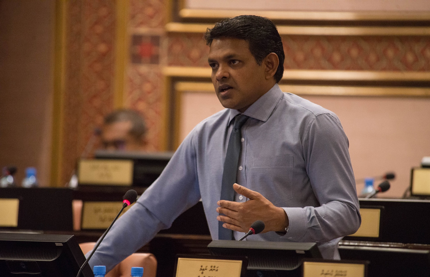 މިދިޔަ މަހު ބޭއްވި މަޖިލީހުގެ ޖަލްސާއެއްގައި މެމްބަރު ނަޝީދު ވާހަކަ ދައްކަވަނީ.---ފޮޓޯ: މަޖިލިސް