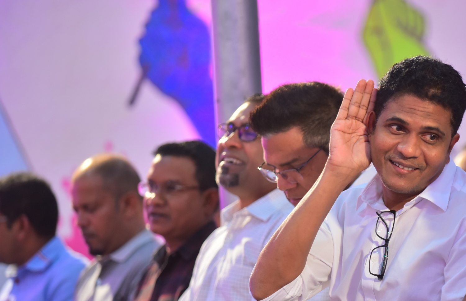 މާލެ: ފެބްރުއަރީ 20، 2018: ޕީޕީއެމްގެ "ރުމާލު 2" ގައި ބޭއްވި ޖަލްސާގައި އެ ޕާޓީގެ ޕީޖީ ގްރޫޕުގެ ޕީޖީ ގްރޫޕުގެ ލީޑަރު އަހުމަދު ނިހާން(ވ) ބައިވެރިވެ ވަޑައިގަންނަވަނީ.-- ފޮޓޯ: ހުސެން ވަހީދު /މިހާރު