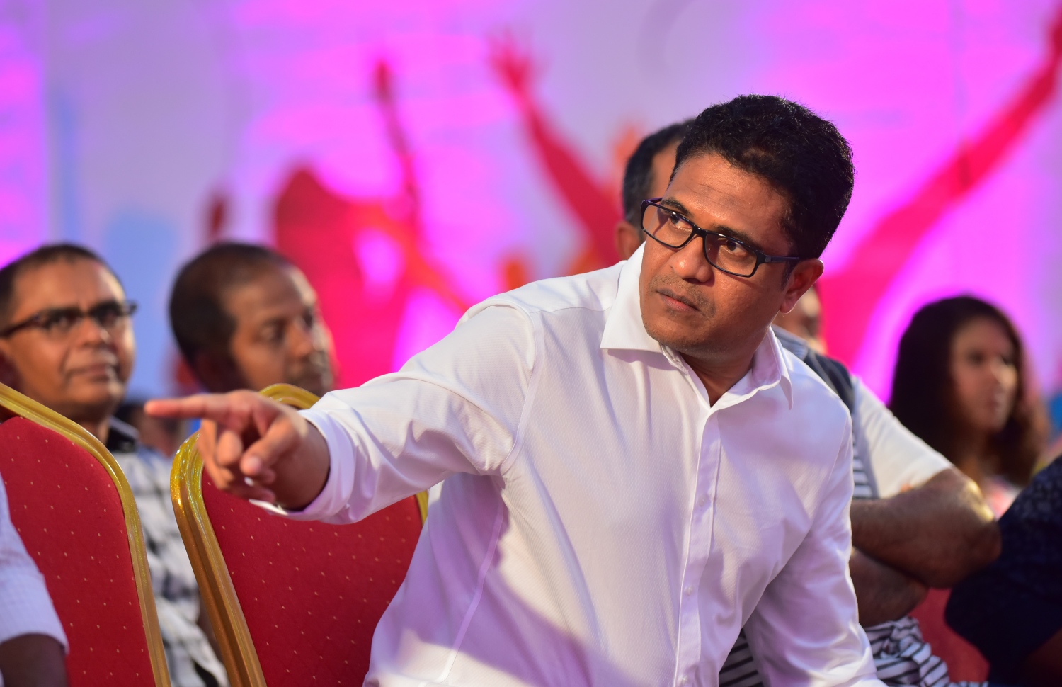 މާލެ: ފެބްރުއަރީ 20، 2018: ޕީޕީއެމްގެ "ރުމާލު 2" ގައި ބޭއްވި ޖަލްސާގައި އެޕާޓީގެ ޕީޖީ ގްރޫޕުގެ ލީޑަރު އަހުމަދު ނިހާން ބައިވެރިވެ ވަޑައިގަންނަވަނީ.-- ފޮޓޯ: ހުސެން ވަހީދު /މިހާރު