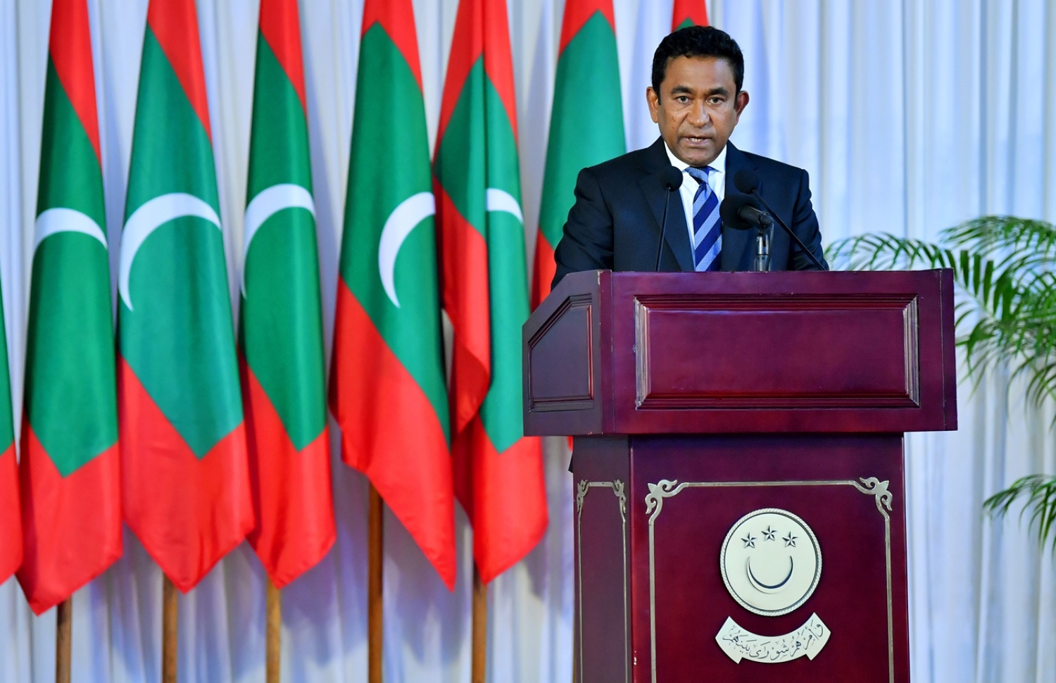 މާލެ: ފެބްރުއަރީ 21، 2018: ދަރުބާރުގޭގައި ބޭއްވި ރައްޔިތުންގެ މަޖިލީހުގެ މިއަހަރުގެ ފުރަތަމަ ދައުރުގެ ފުރަތަމަ ޖަލްސާގައި ރައީސް އަބްދުﷲ ޔާމީން ރިޔާސީ ބަޔާން އިއްވަވައިދެއްވަނީ.-- ފޮޓޯ: ރައީސް އޮފީސް