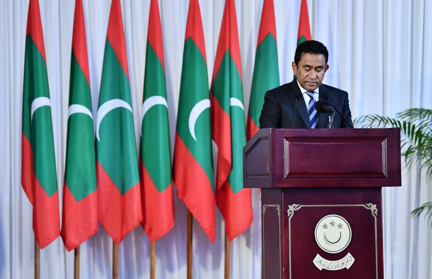 މާލެ: ފެބްރުއަރީ 21، 2018: ދަރުބާރުގޭގައި ބޭއްވި ރައްޔިތުންގެ މަޖިލީހުގެ މިއަހަރުގެ ފުރަތަމަ ދައުރުގެ ފުރަތަމަ ޖަލްސާގައި ރައީސް އަބްދުﷲ ޔާމީން ރިޔާސީ ބަޔާން އިއްވަވައިދެއްވަނީ.-- ފޮޓޯ: ރައީސް އޮފީސް