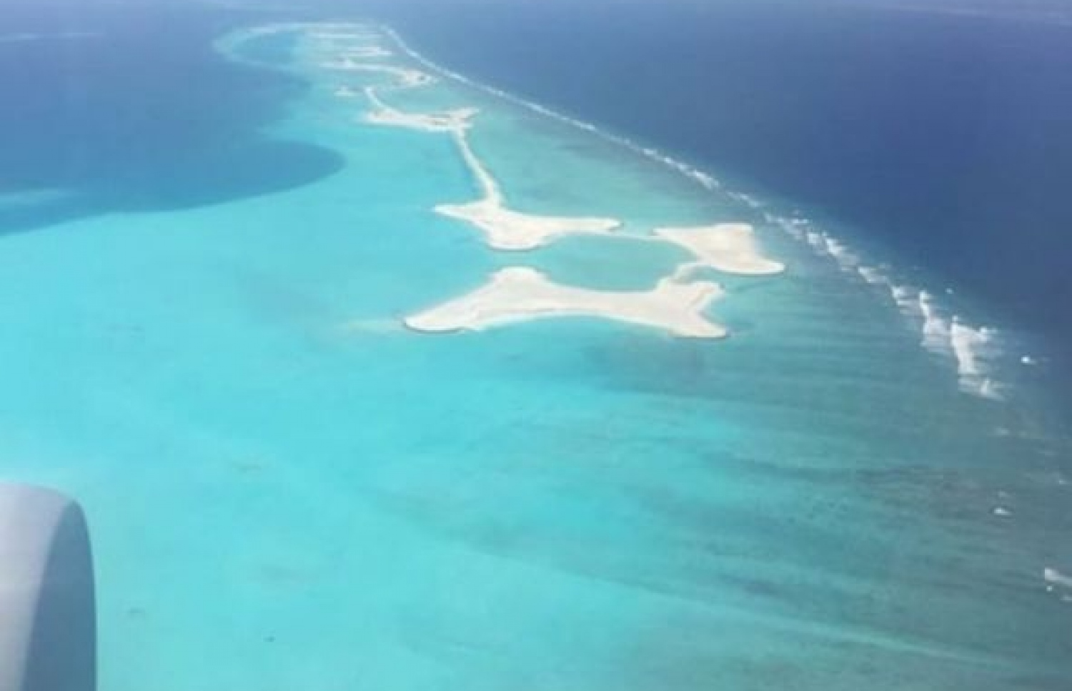 މާލެ އަތޮޅުން ހިއްކާފައިވާ ފަޅެއް: ބައެއް ފަޅުތައް ހިއްކުމުން ރާއްޖޭގެ ރީތި ކަމަށް ނޭދެވޭ އަސަރު ކުރާނެ ކަމަށް މަޓީން ބުނޭ.---ފޮޓޯ: ކޮކީ