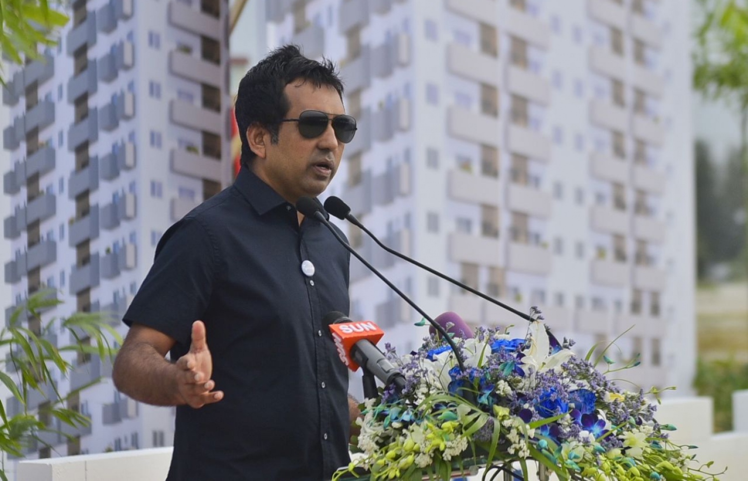 ހުޅުމާލެ: ފެބްރުއަރީ 26، 2018- އެސްޓީއޯ އިން ހުޅުމާލޭގައި ހަދާ 15 ބުރީގެ ރެޒިޑެންޝަލް ދެ ޓަވަރުގެ ބިންގާ އެޅުމުގެ ރަސްމިއްޔާތުގައި އިކޮނޮމިކް މިނިސްޓަރު ސައީދު ވާހަކަ ދައްކަވަނީ.---ފޮޓޯ: ހުސެއިން ވަހީދު/މިހާރު